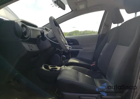 2016 Toyota Prius C z USA, uszkodzony, nr VIN JTDKDTB3XE1568036